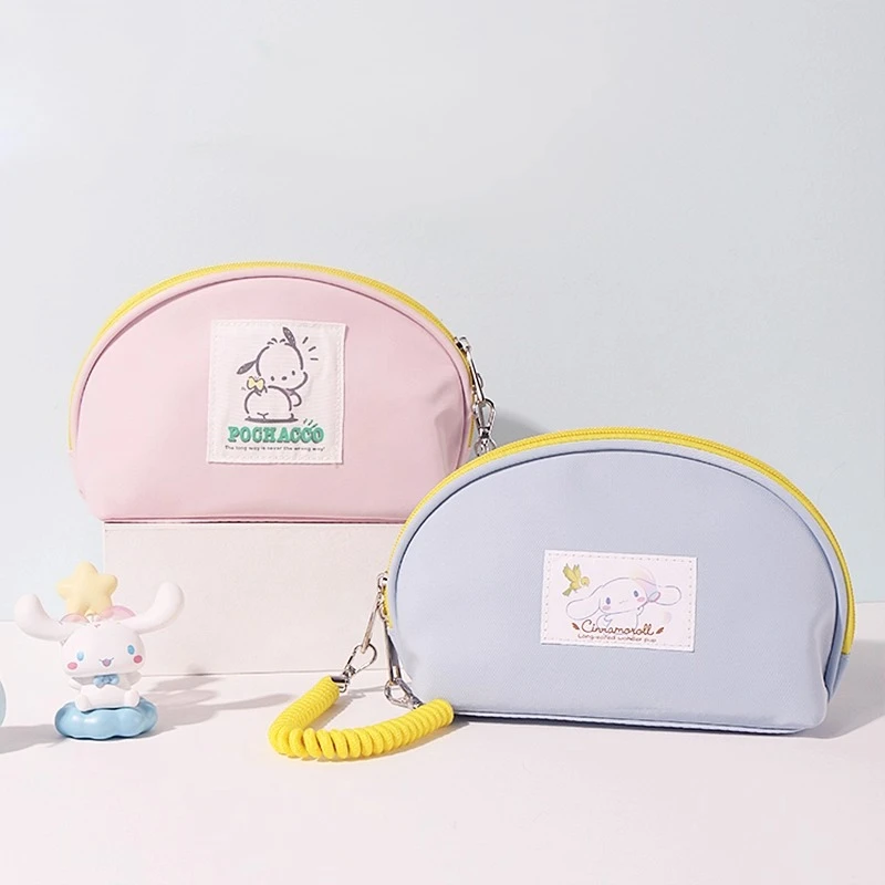 

Sanrio family shell cosmetic bag jade cinnamon dog pachy dog big-eared dog portable large capacity bag portable storage bag