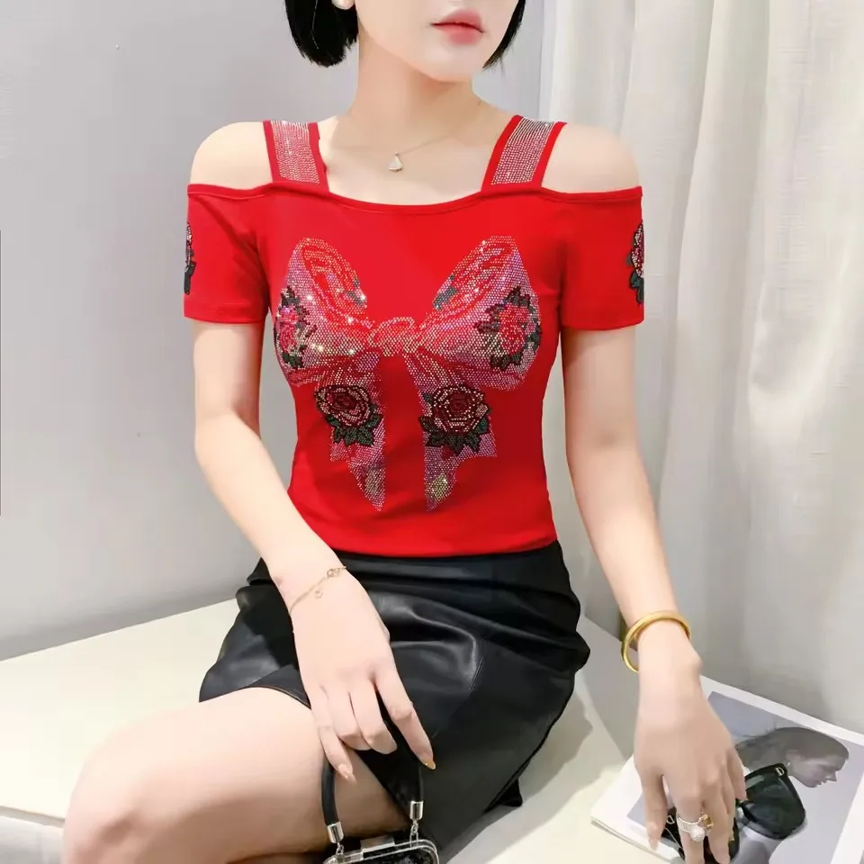 2025 Hoge Kwaliteit Dames Zomer Nieuwe T-Shirt Chic Fashion Bow Hot Diamonds Tops vrouwen Sexy Off Schouder Slanke Tees blouse