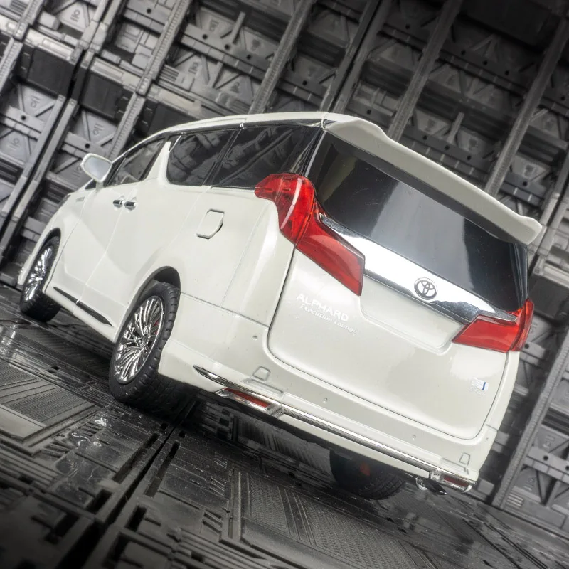 1:18 vehículo comercial grande Toyota alphard MPV, modelo de aleación acústico-óptico, coche de juguete extraíble para niño, mano de obra fina
