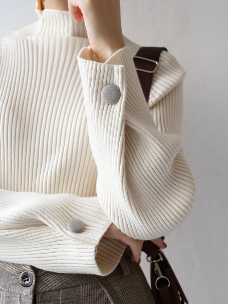 

French High-end Chic High Neck Sweater for Women's Autumn / Winter Design, Niche Interior Knit Sweater Top