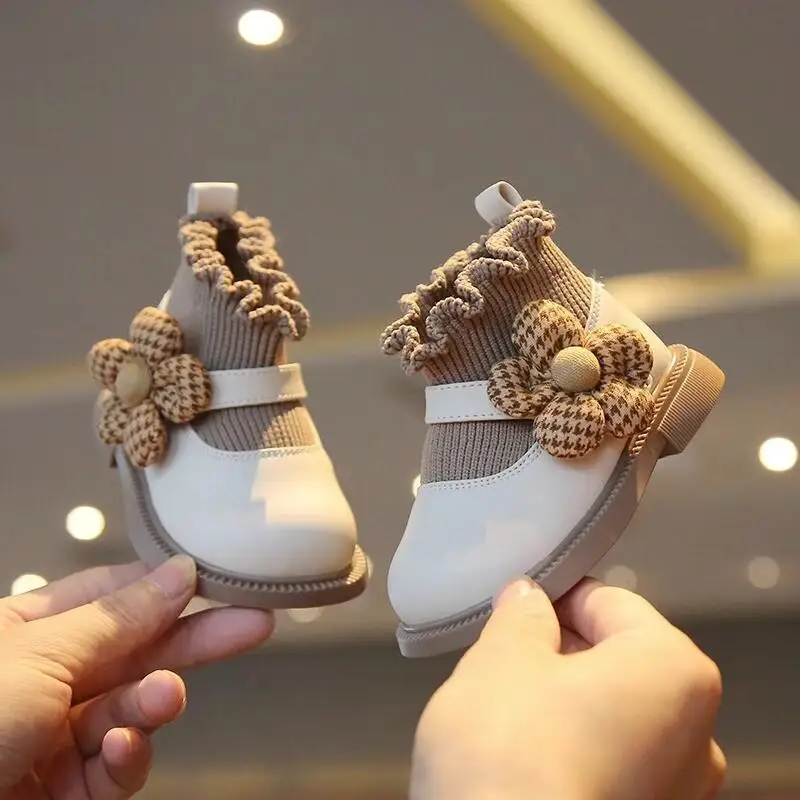 

Новые детские вязаные прогулочные туфли с мягкой подошвой для девочек 1-2 лет, весна-осень, в стиле принцессы, из кожи, для малышей