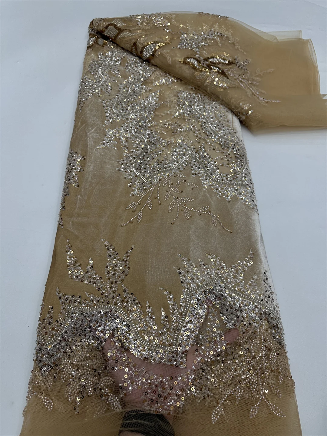 ผ้าลูกไม้เนื้อนุ่มหรูหราประดับด้วยลูกปัดไนจีเรีย คุณภาพสูง ปี 2025 ผ้าลูกไม้ปักลายแอฟริกัน ประดับเลื่อม หรูหราสำหรับชุดแต่งงาน