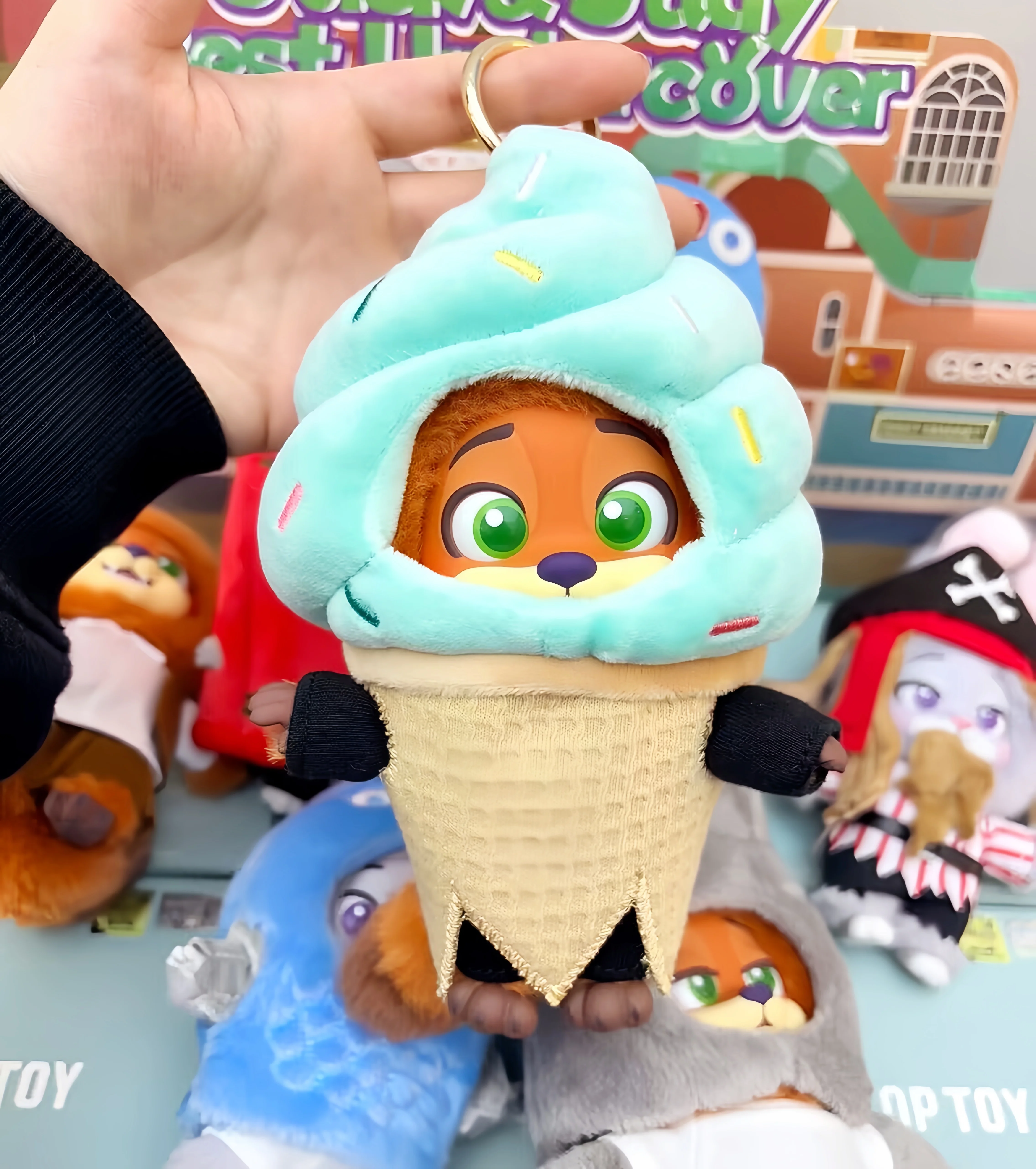 Nouveau véritable Disney Zootopia Nick Judy meilleure série sous couverture boîte aveugle Nick porte-clés boîte mystère Judy Anime Figure porte-clés cadeau