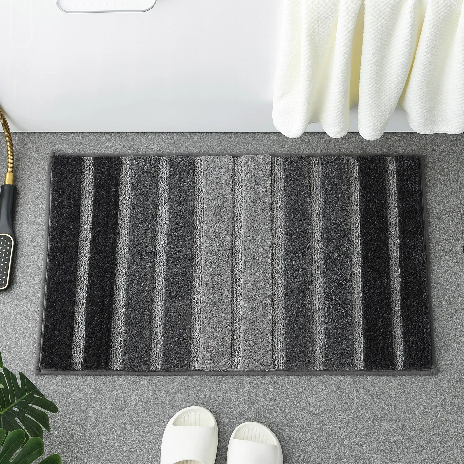 Ultra soft and absorbent ultra-fine fiber bathroom carpet, machine washed and dried, bathroom floor, bathtub and shower mats