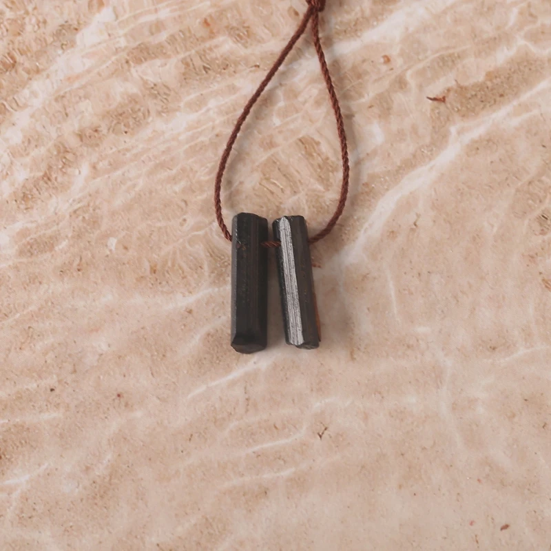 

Натуральный камень, черный турмалин, самородок, серьги, бусины 19x5x4 мм, 1,8 г, стильный аксессуар, принадлежности для самостоятельного изготовления ювелирных изделий