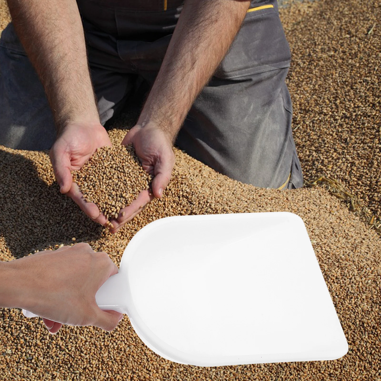 

Plastic Feeding Shovel Large Sturdy Farm Feeding Shovel Poultry Food Scoop Livestock Garden Scoop Farm Gadgets