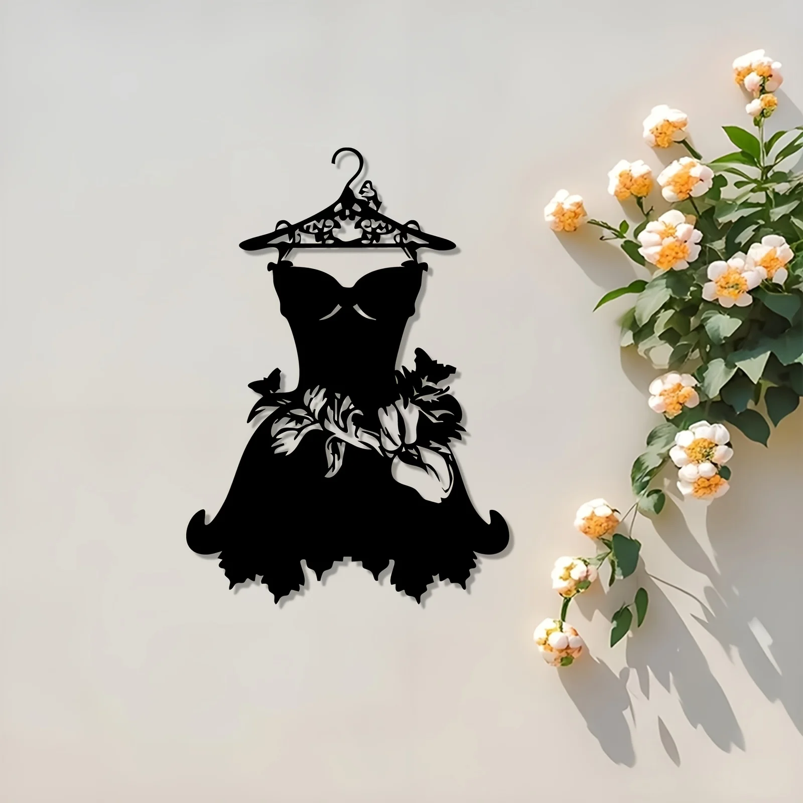 CIFBUY Iron Wall Art Metal Dress Form Waterproof Fashion Sculpture For Bedroom Garden Fence Home Decor Stylish Gift 12x16in
