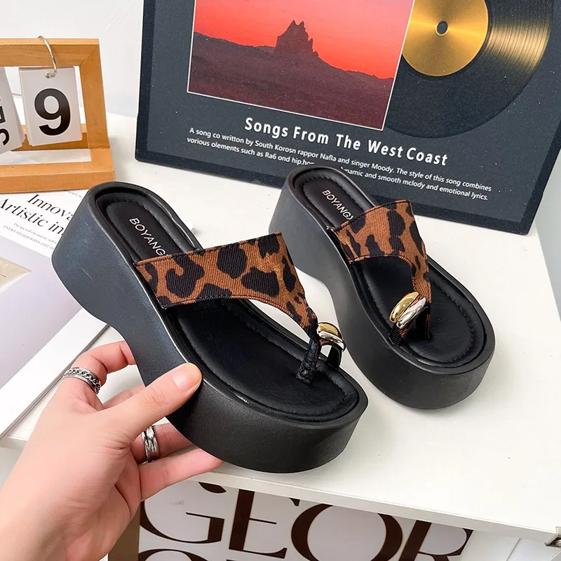 Round Toe Loop Women's Comfortable Rhinestone Metal Buckle Embellishment Slippers 2026 New Summer Women Wedge High Heel Sandals view 3