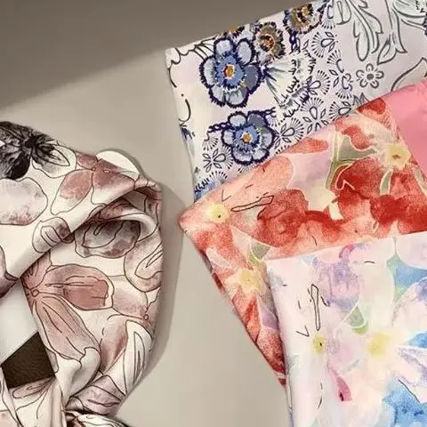 

Colorful Retro 70x70 Silk Square Scarf Trendy Women's Neck Shawl All-match Fashion Accessory Gift