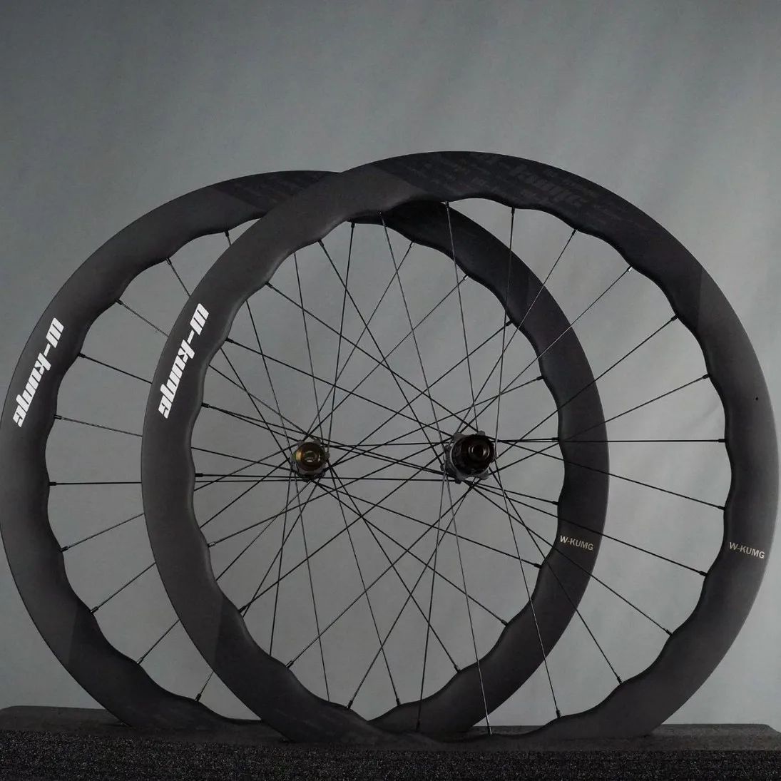Matte Black 45-50mm Wave Rim Carbon Fiber Disc Brake Wheelset, 700C Road Bike Wheelset For Custom Build