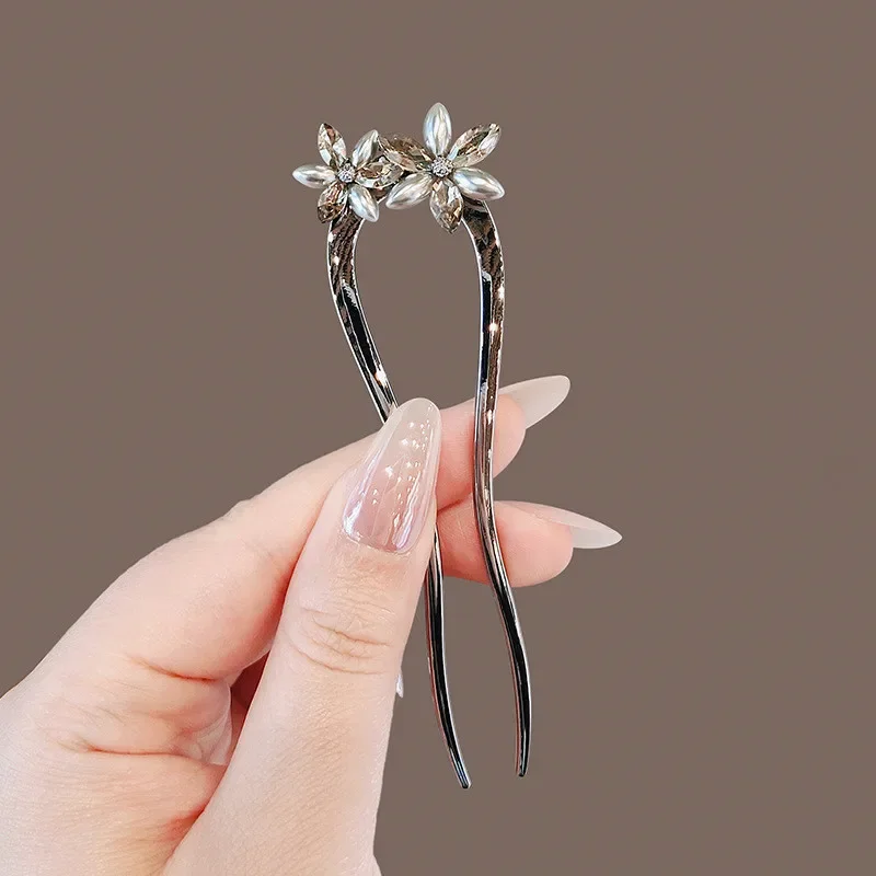 New High-end Two Crystal Flowers U-shaped Hairpins for Women Simple Back Head Hairpins Summer Hair Accessories Headwear