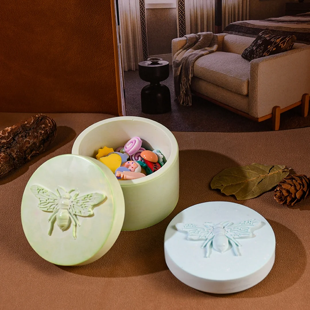 Round Bee Pattern A…