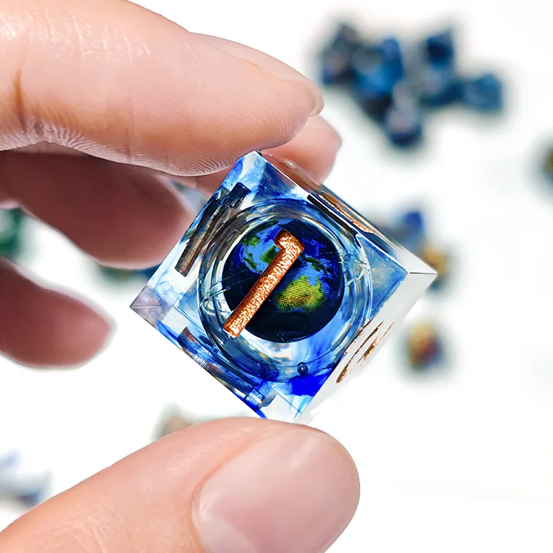 7 teile/satz Erd würfel transparentes polyed risches Harz beweglicher Kern dnd rpg Spiel würfel für Tisch karte Brettspiele Heims chmuck