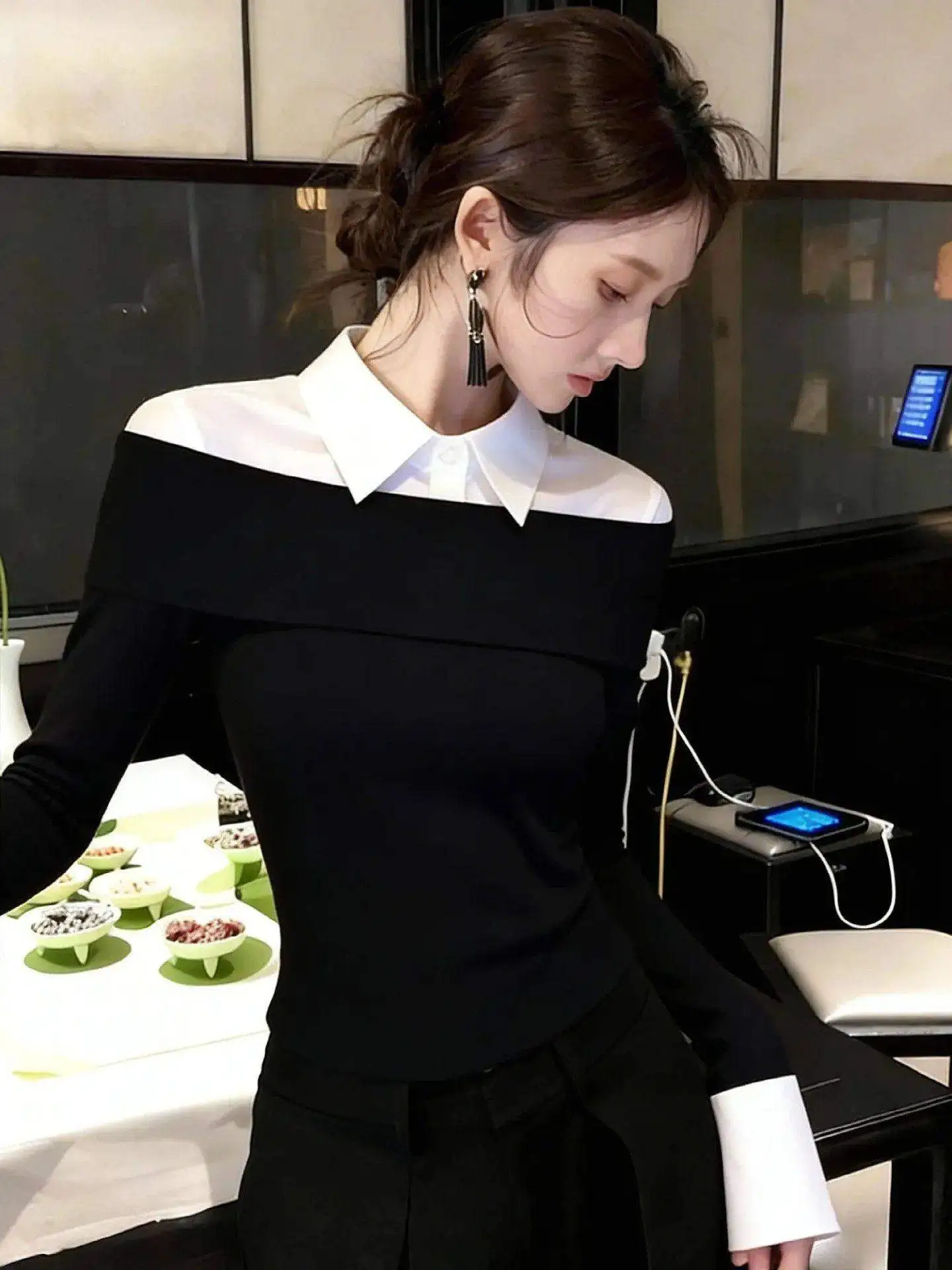 Elegant Long Sleeve Women's T-shirt Inner Wear Versatile Fashionable Spring Season Soft Comfortable Chinese Brand Ladies Top