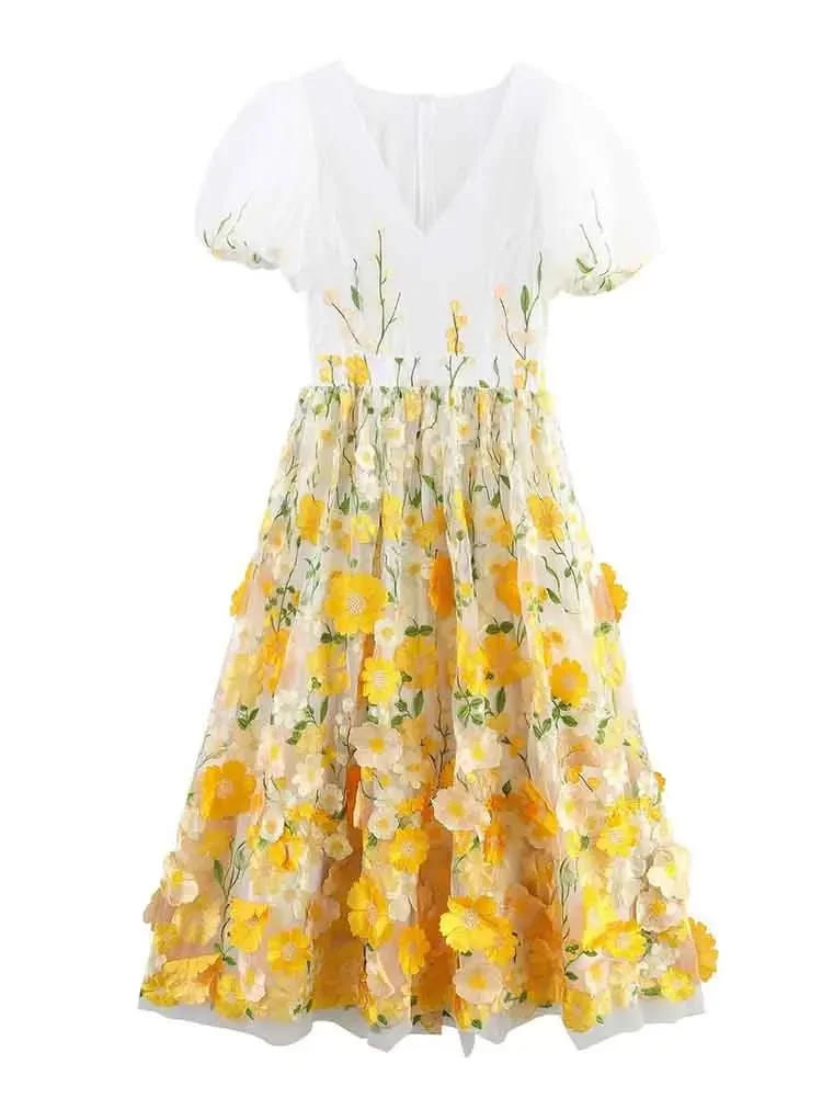 

European style new women's fashion versatile temperament heavy v-neck flower embroidery puff sleeve dress