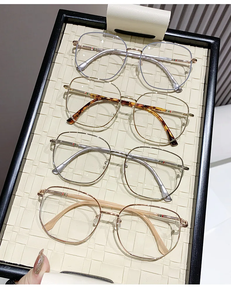 0,5 -0,75 -1,25 Photochrome Myopie-Brille, goldener Rahmen, Anti-Blaulicht-Schutz, Business-Brille mit flachem Licht, große Rahmenlinse – Detail 4