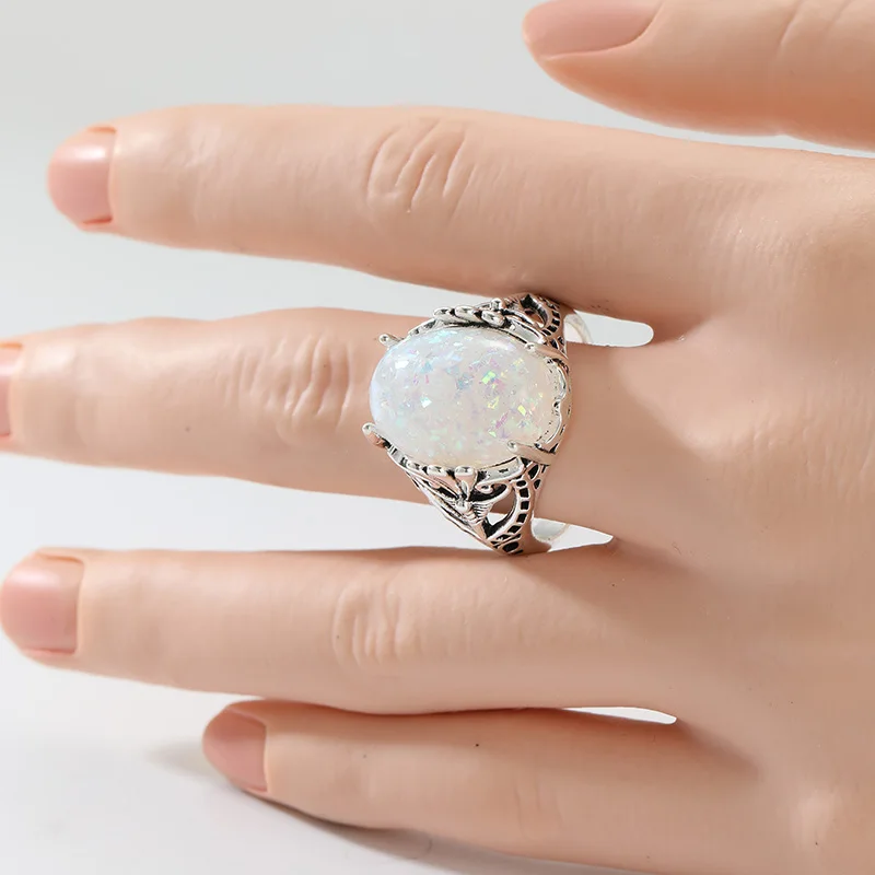 Vintage Inlaid Imitation Opal Women's Ring Creativity Silver Color Hand Carving Daily Wear Party Jewelry Anniversary Gift