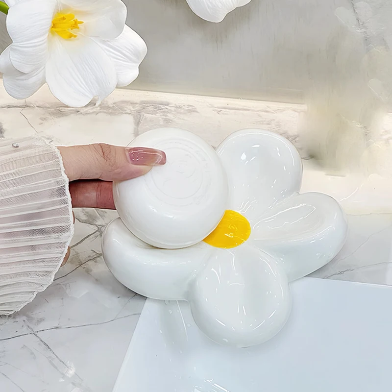 

Creative Ceramic Soap Box Light luxury Cute Flower Shaped Soap Dishes Home Bathroom Kitchen Supplies, Bathroom storage rack, 1Pc