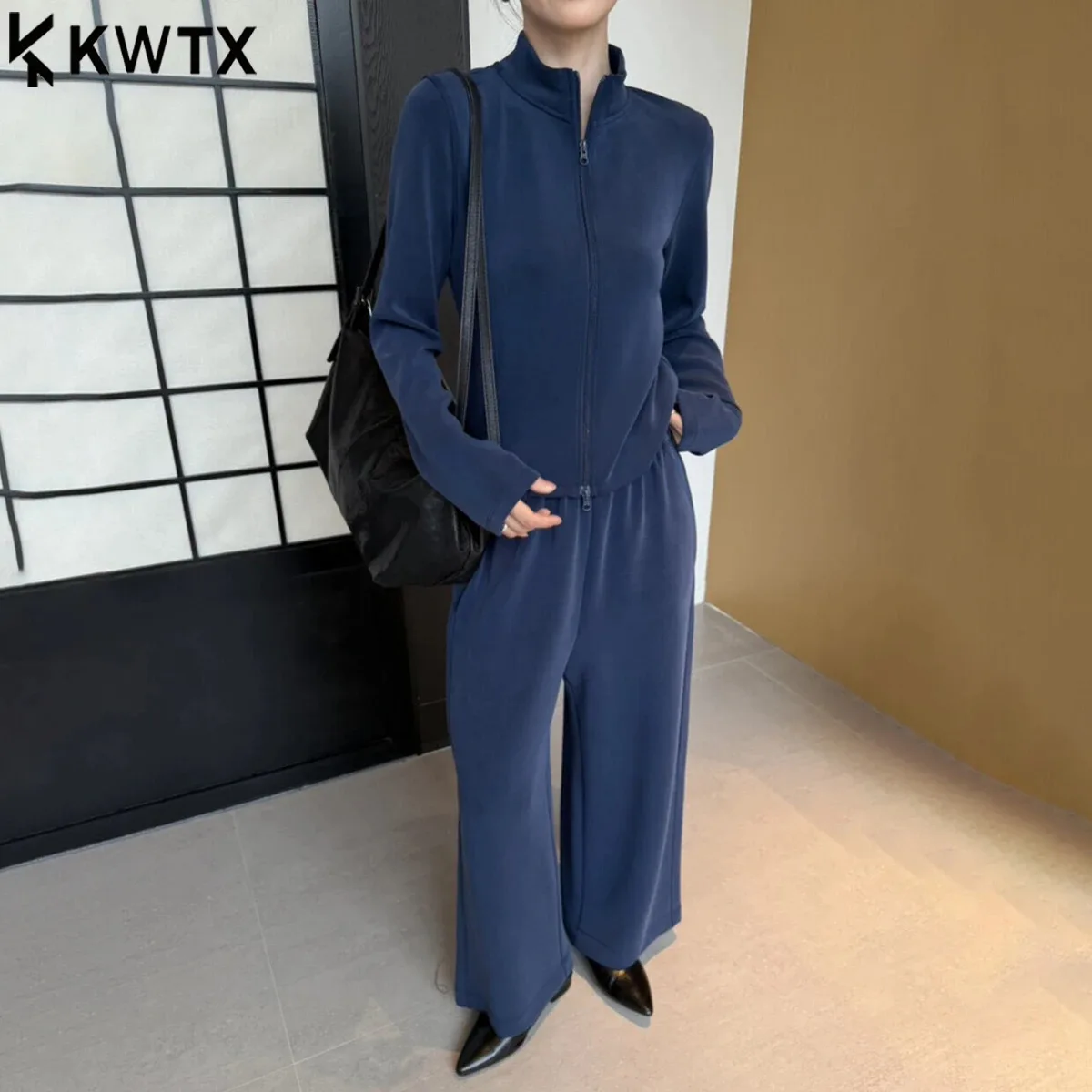 

KWTX женский комплект из 2 предметов, брючный костюм, новинка 2025 года, куртка на молнии с воротником и широкие брюки с эластичной резинкой на талии, весенне-осенняя одежда в стиле ретро
