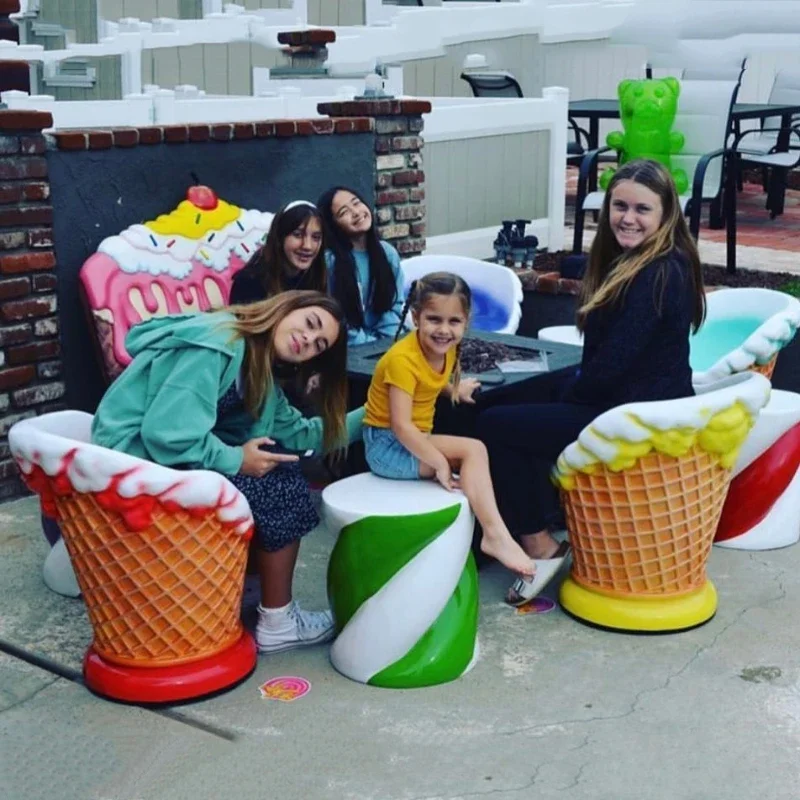 Outdoor fiberglass ice cream shop furniture/ice cream table and chairs/ice cream cones chairs sculpture