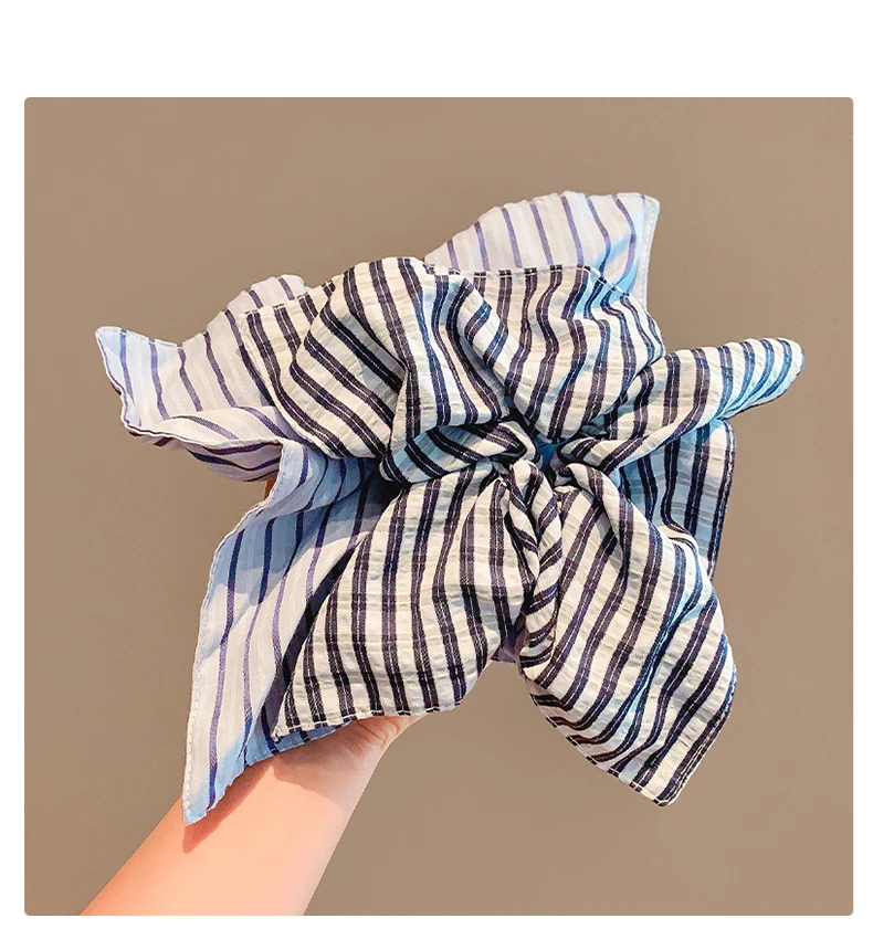 Modisches, blau gestreiftes Haarband für Damen, großes Haarband mit Spitzenbesatz, elastisches Haarband, Haaraccessoires im Preppy-Stil. – Detail 2