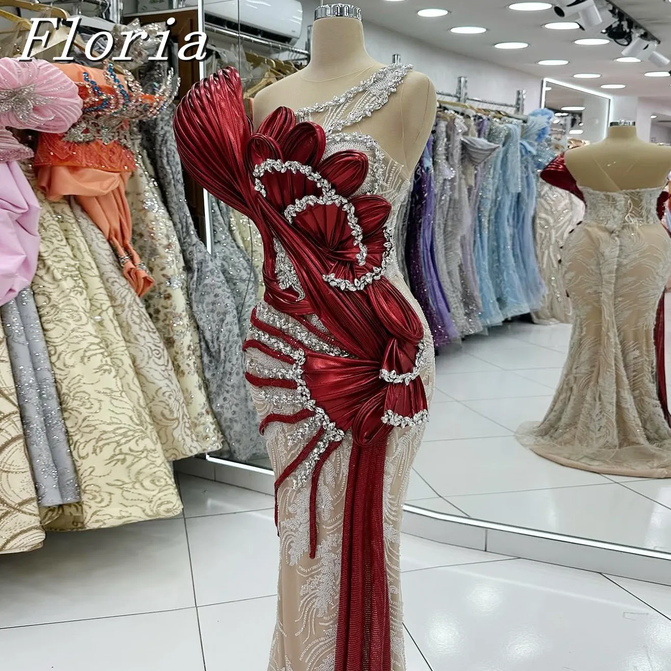 

2025 Sleeveless Crystal Embellished Sheer Neck Prom Dress Evening Ball Gown Customizable Wedding Party Dress
