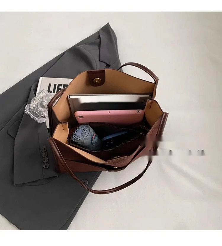 FOUR ONE large capacity women's versatile new single shoulder bucket bag, popular commuting tote bag this year_voghion.com