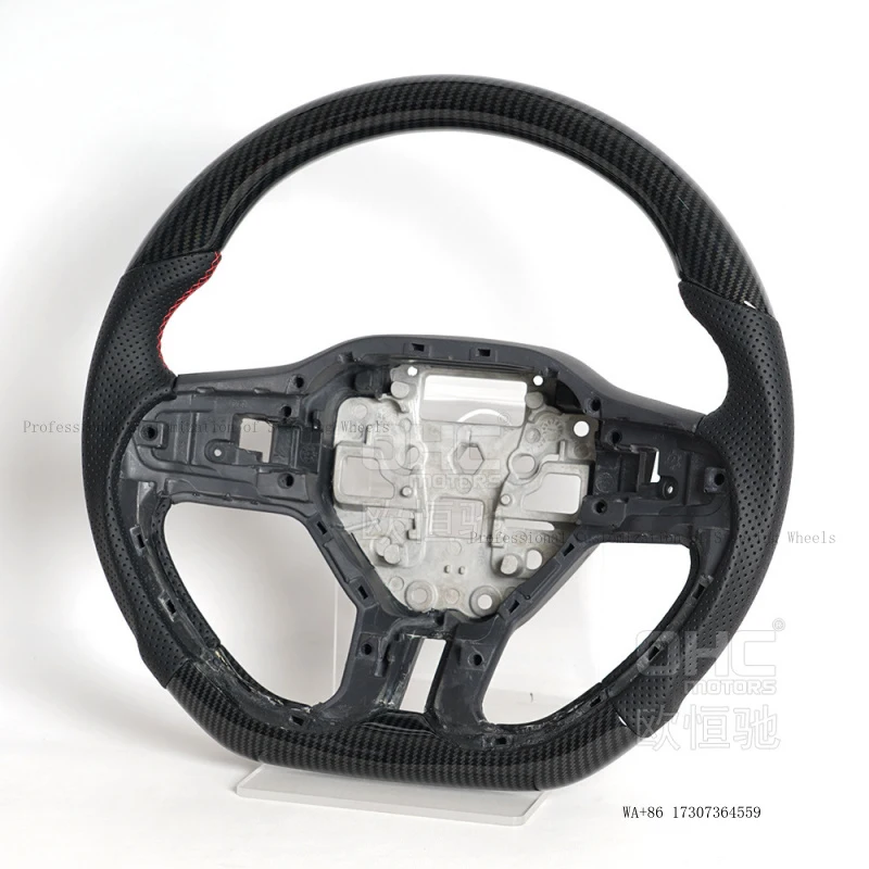 Suitable for the 2022 Ford Mondeo (US model), modified and upgraded to a flat top and bottom design with a walnut wood steering
