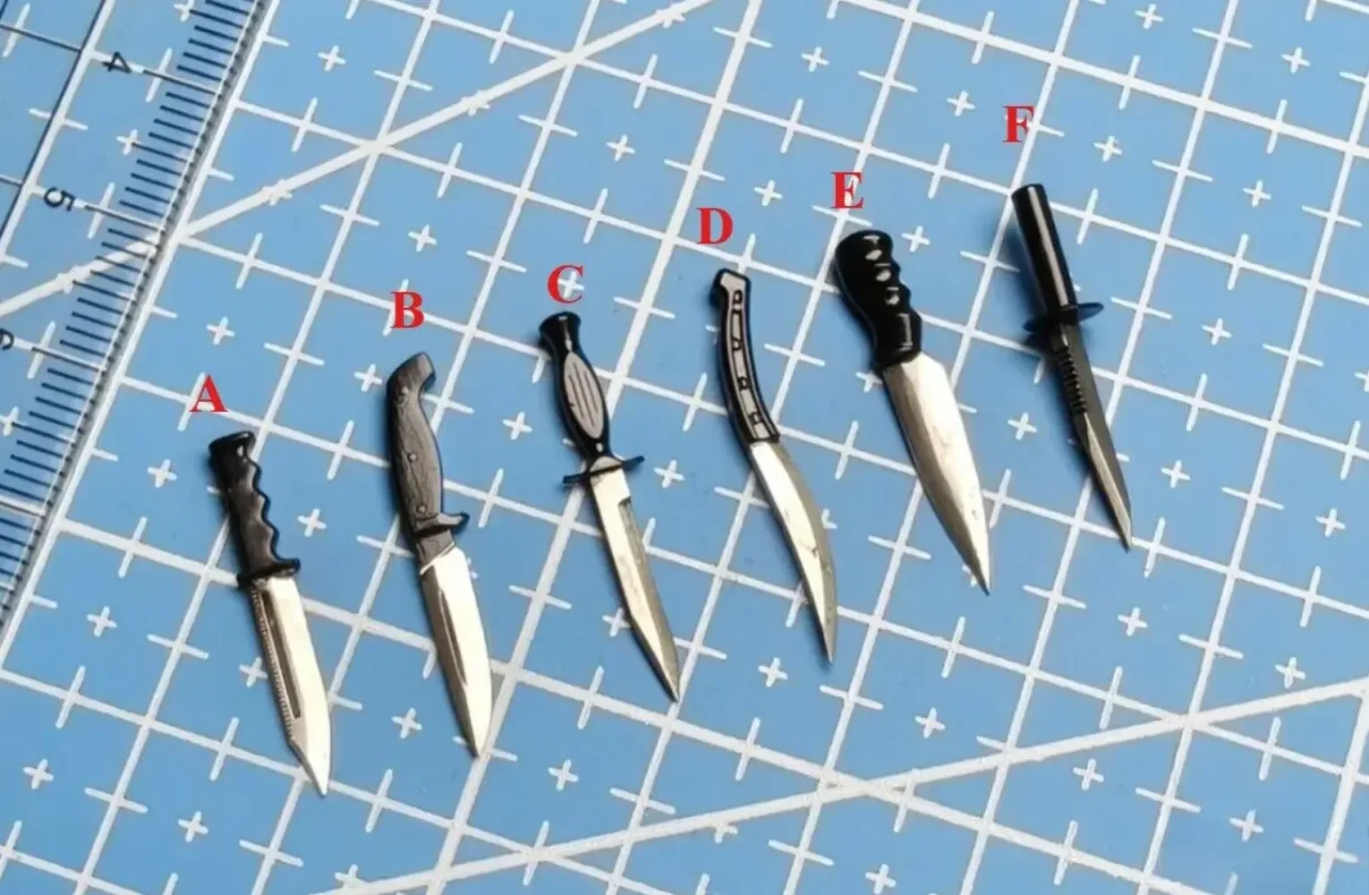 Modelo de cuchillo a escala 1/12 (1 pieza) para figura de 6''