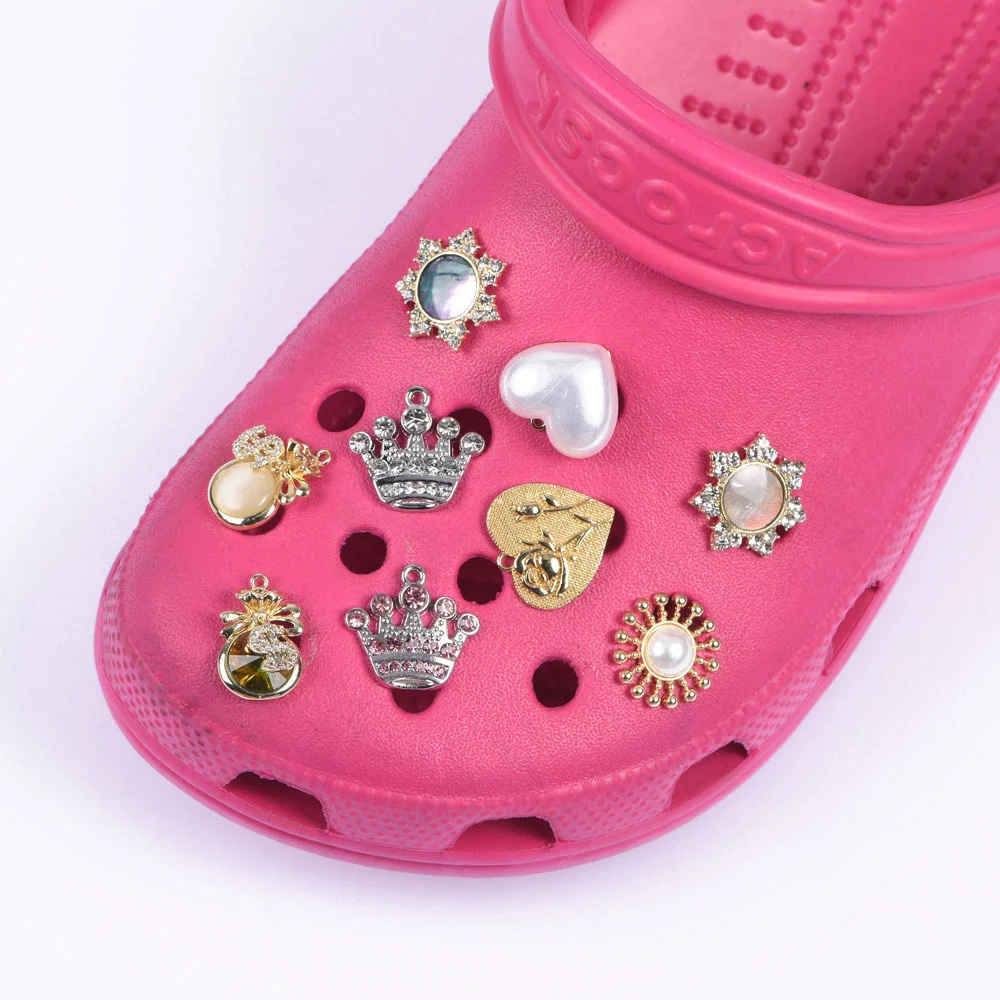 Dijes de zapatos de diamantes de imitación de Metal para mujer, decoraciones de zapatos de mariposa de Reina ostentosas, accesorios brillantes para