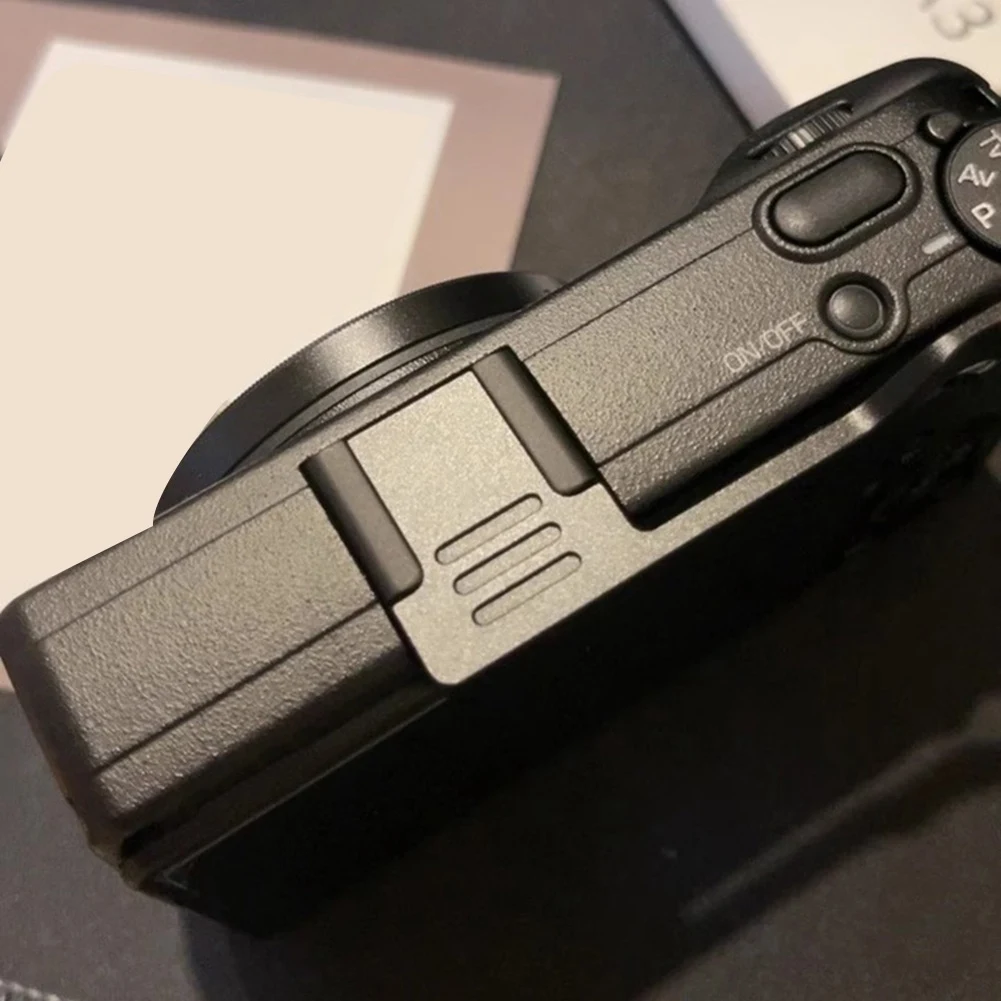 حامل قبضة اليد المحسن من ADEGBO لملحقات الكاميرا وغطاء فضي