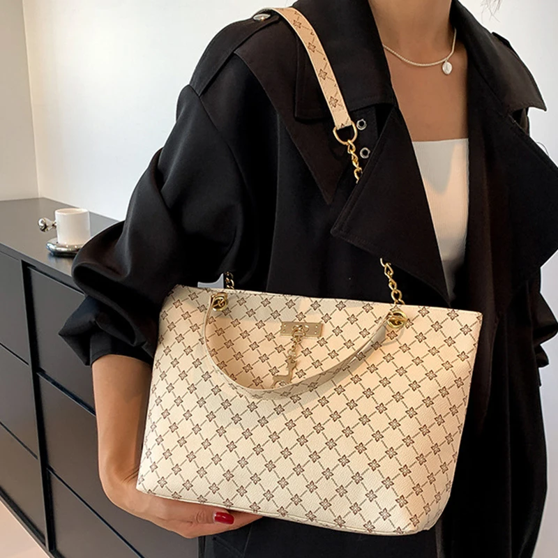 Neue Presbyopia-Handtasche mit Textur, weichem Leder, großem Fassungsvermögen, Tragetasche für Damen mit hängenden Accessoires, Schultertasche – Detail 4