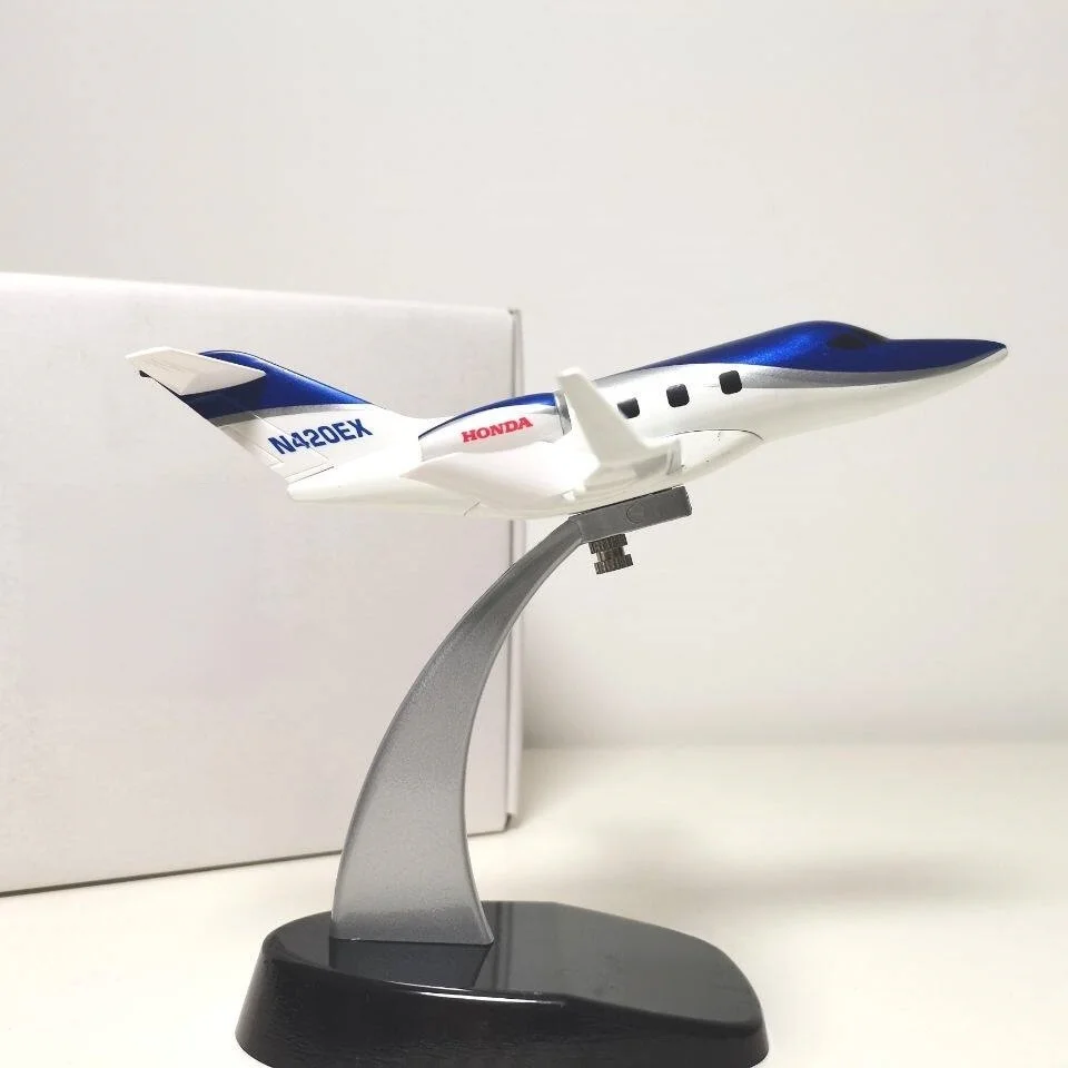 1:72 Scale Business Jet Airplane Models 18cm Simulation Passenger Aircraft Model Alloy Diecast Static Aviation Gift Collection