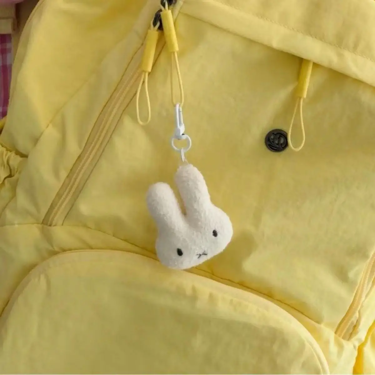 2025 nouveau Style Miffy Kawaii dessin animé en peluche pendentif mignon lapin Anime jouet porte-clés doux sac à dos charme cadeau pour les amis