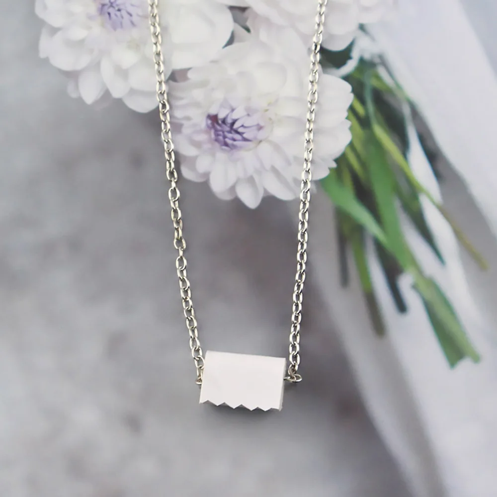 Mode Lustige Wc Papier Halskette Kreative Roll Kette 3D Stereoskopischen Weiß Geometrische Quaste Pendent Frauen Mädchen Schmuck Geschenke