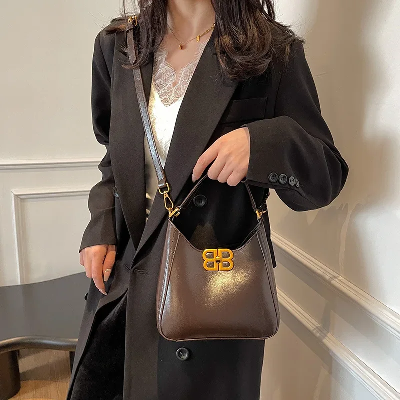 

Новая женская сумка через плечо, минималистичный кошелек через плечо, маленькая квадратная кожаная сумка премиум-класса для работы и путешествий, шикарный европейский стиль