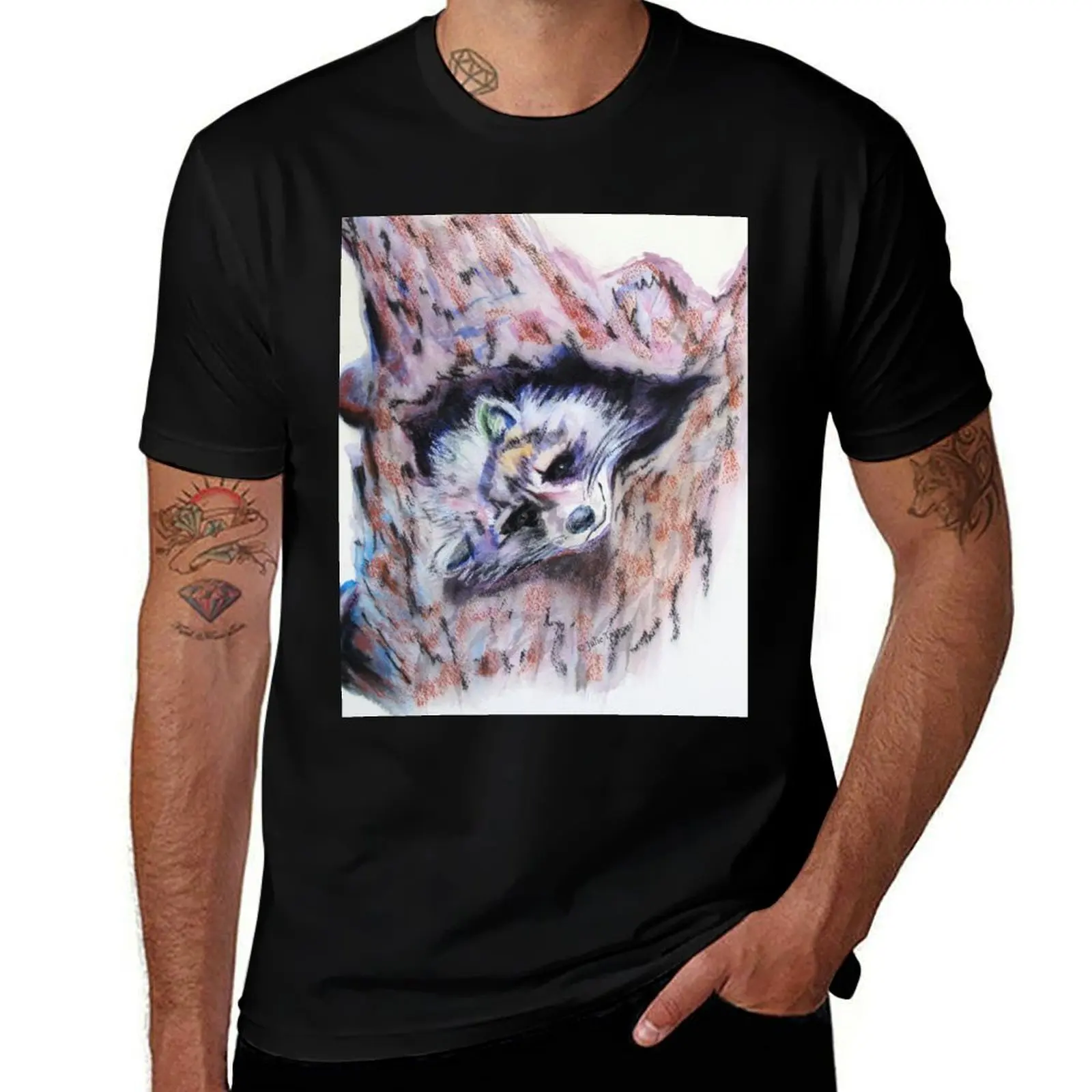 A laughing raccoon T-Shirt Outdoor Sports Lightweight Tee T-Shirt