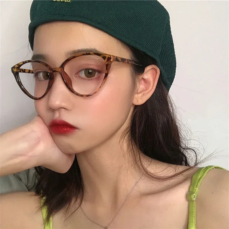 New Fashion Unisex Cat Eye Plain Glasses for Women Pc Frame Glasses for Party Eyeglasses Female Decorative Spectacles Glasses