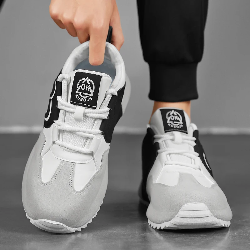 รองเท้าผ้าใบทรง Chunky สำหรับผู้ชาย ดีไซน์เนอร์ รองเท้ากีฬาแฟชั่นลำลอง หน้าผ้าไมโครไฟเบอร์ หนังด้านบนเสริมพื้นรองเท้าด้านใน