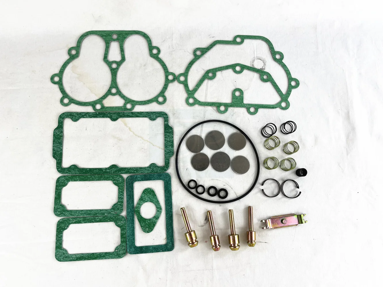 

One Set Repair Kits For Volv- F10 F12 FL7 Truck Air Compressor OEM 1186722 1080437 1570594 1590264 1612335 5001608 8112780