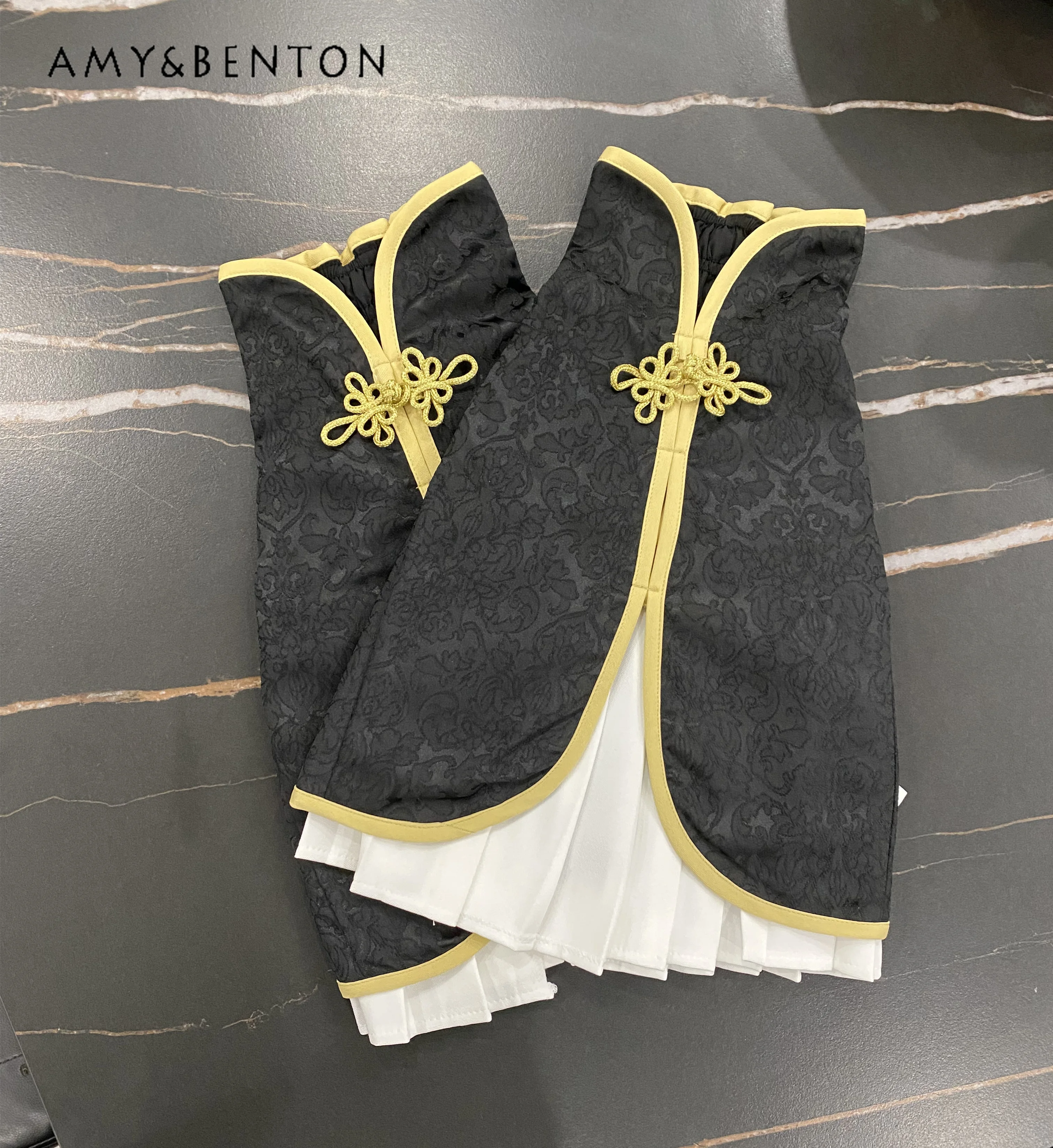 

Original Lolita Leg Warmer Japanese Subculture Embroidery Buckle Pleated Splicing Socks Punk Gothic Splicing Legwarmers Women