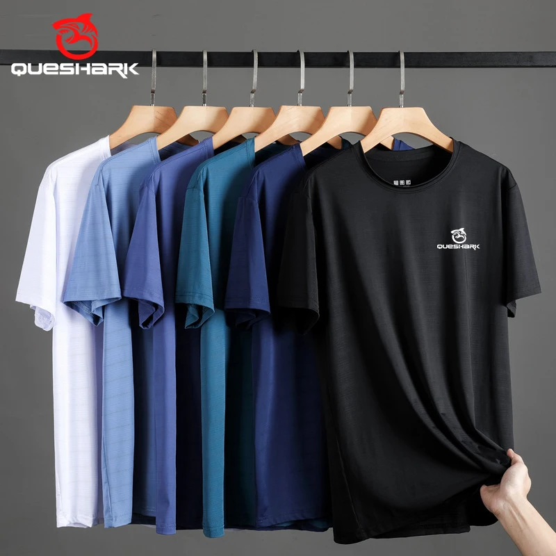 QUESHARK odblaskowe mężczyźni szybkie pranie z krótkim rękawem sport Running T Shirt oddychający lodowy jedwab topy koszulki Fitness Gym Workout Tees