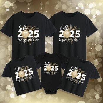 Hallo 2025 Familie Bijpassende Kleding Gelukkig Nieuwjaar Vader Moeder Kids Shirt Baby Romper Familie T-Shirt Vakantie Look Outfit T-Shirts