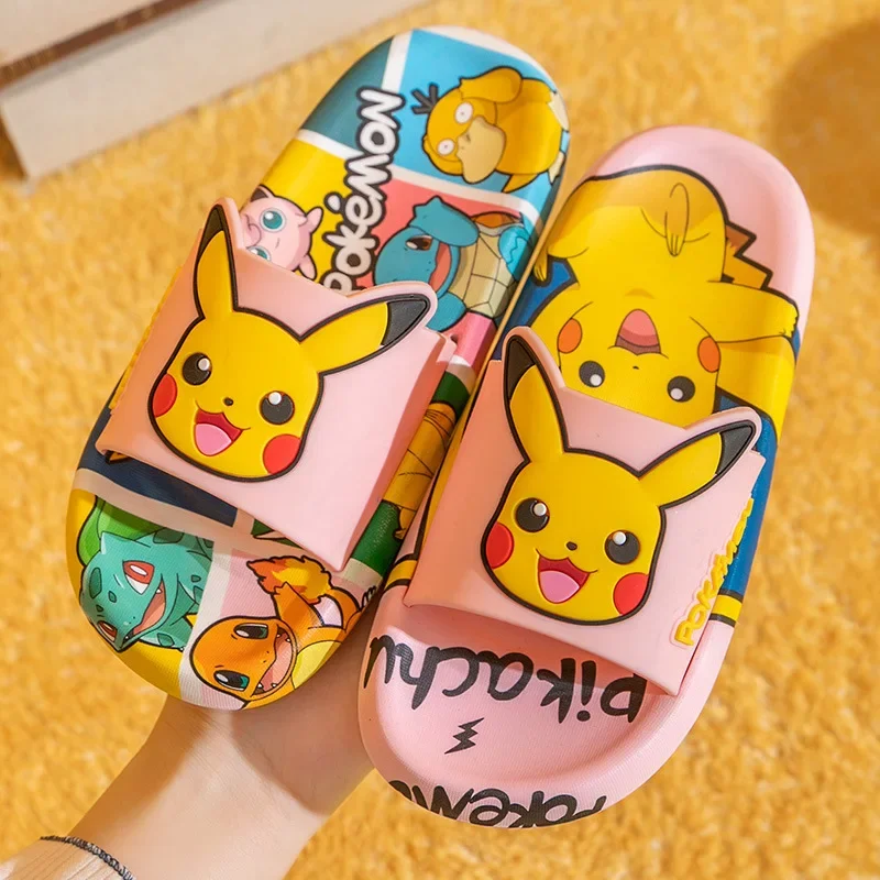Pokemon Pikachu zapatillas para niños nuevas sandalias de verano con estampado de dibujos animados para bebés zapatos suaves de PVC para el hogar baño interior antideslizante Kawaii