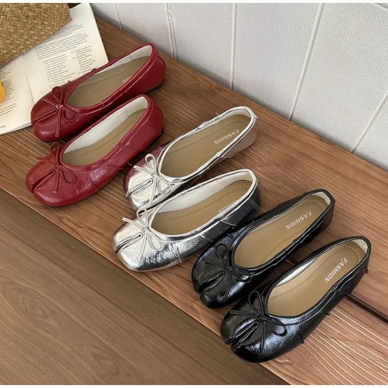 2026 New Split toe Pleated Soft Leather Women Ballet Flats Spring Summer Casual Walking Lazy Tabi Loafers Girls Dance Shoes