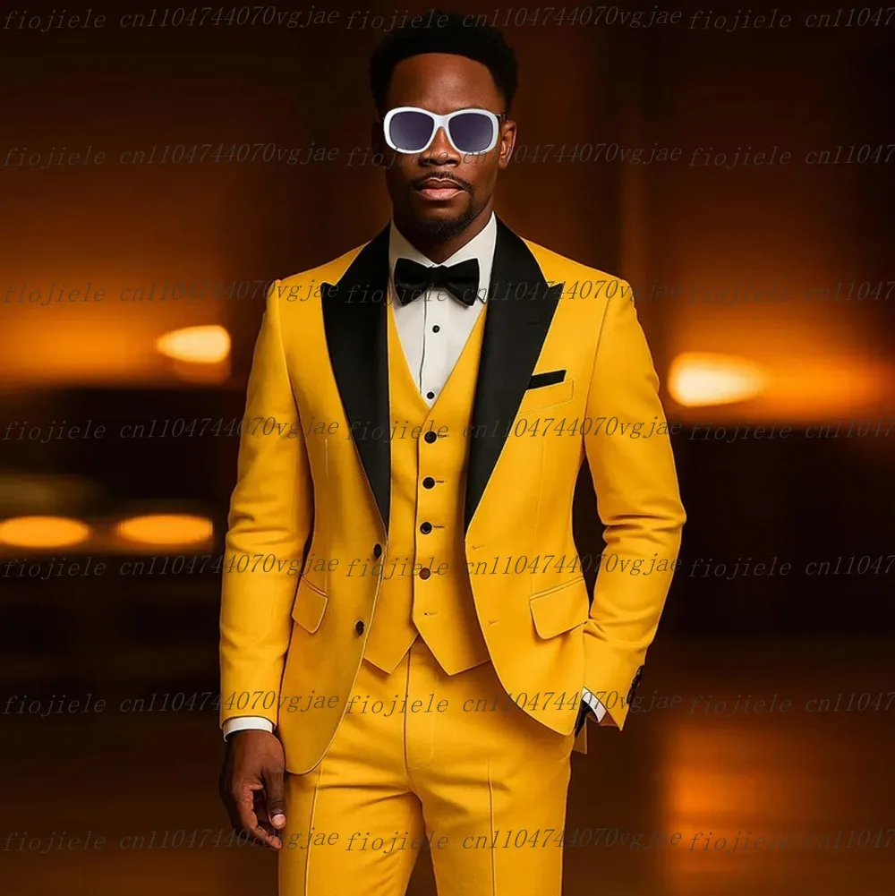 

Новый желтый мужской костюм с черным воротником, официальная свадебная вечеринка, жених, жених, мужские смокинги, комплект из трех предметов, куртка, жилет, брюки