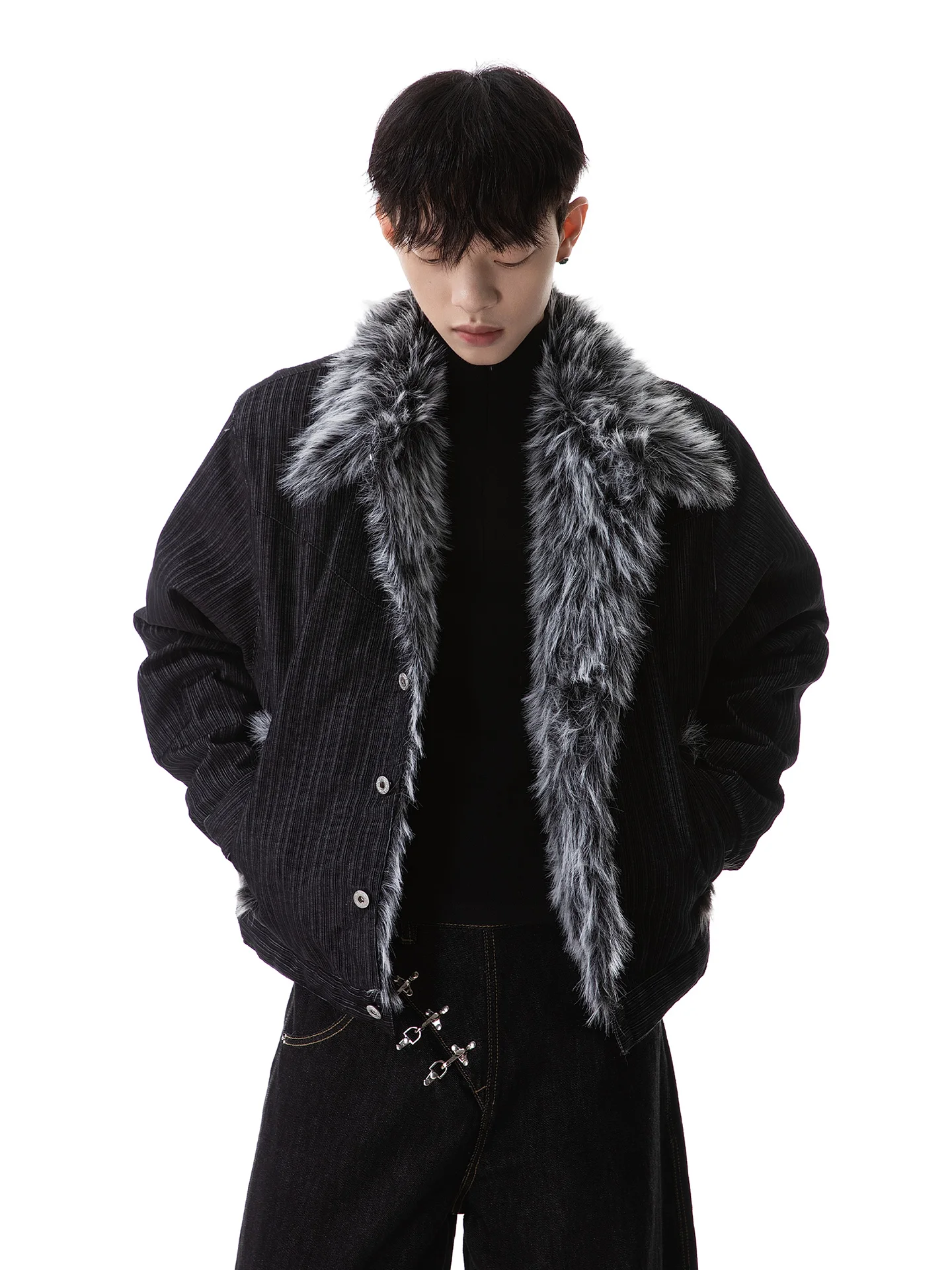 سترات شتوية جديدة للرجال لعام 2025 سترات دافئة بلون واحد سترات رجالية على الطراز الأمريكي مبطنة بالصوف قطع علوية سميكة وأكمام طويلة سترات