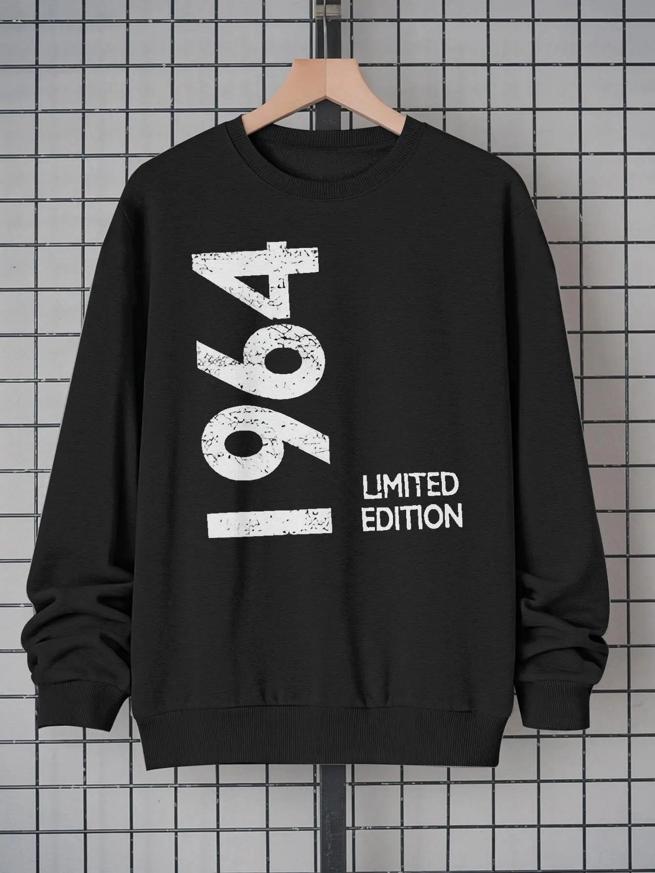 

Men's Vintage 1964 Limited Edition Pattern Crew Neck Sweatshirt - Black Vintage Pullover with Strong White