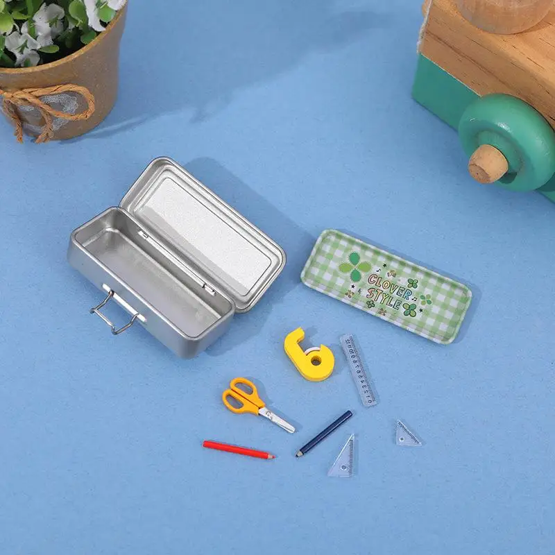 1 Juego de Mini caja de lápices de simulación para casa de muñecas, regla de papelería, modelo de juguete, decoración de estudio, casa de muñecas, accesorios de papelería escolar