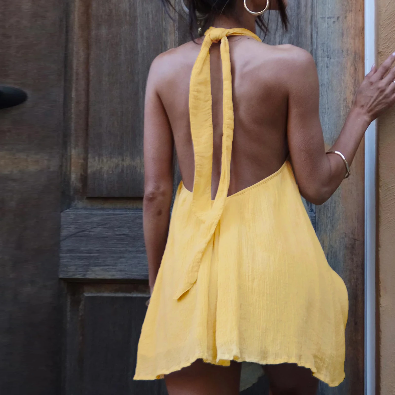 

2025 Women's Halter Neck Backless Dress Sleeveless Open Back Solid Color Mini Dress Beach Club Dress Casual Vestidos